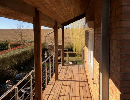 Balcon ou chemin extérieur : optez pour les petites lames